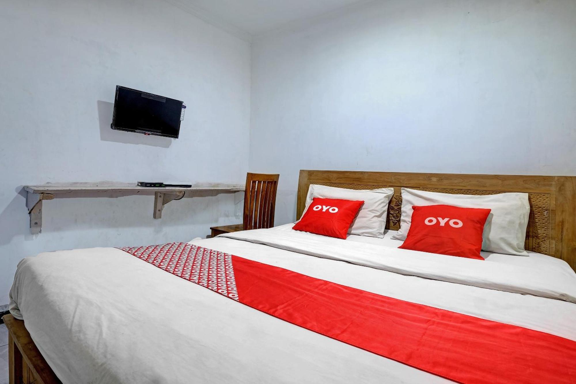 Oyo Life 92877 Hotel Rainbow 7296 Semarang Bagian luar foto
