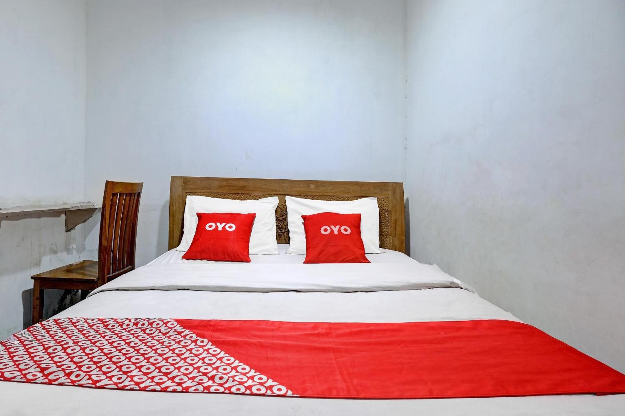 Oyo Life 92877 Hotel Rainbow 7296 Semarang Bagian luar foto