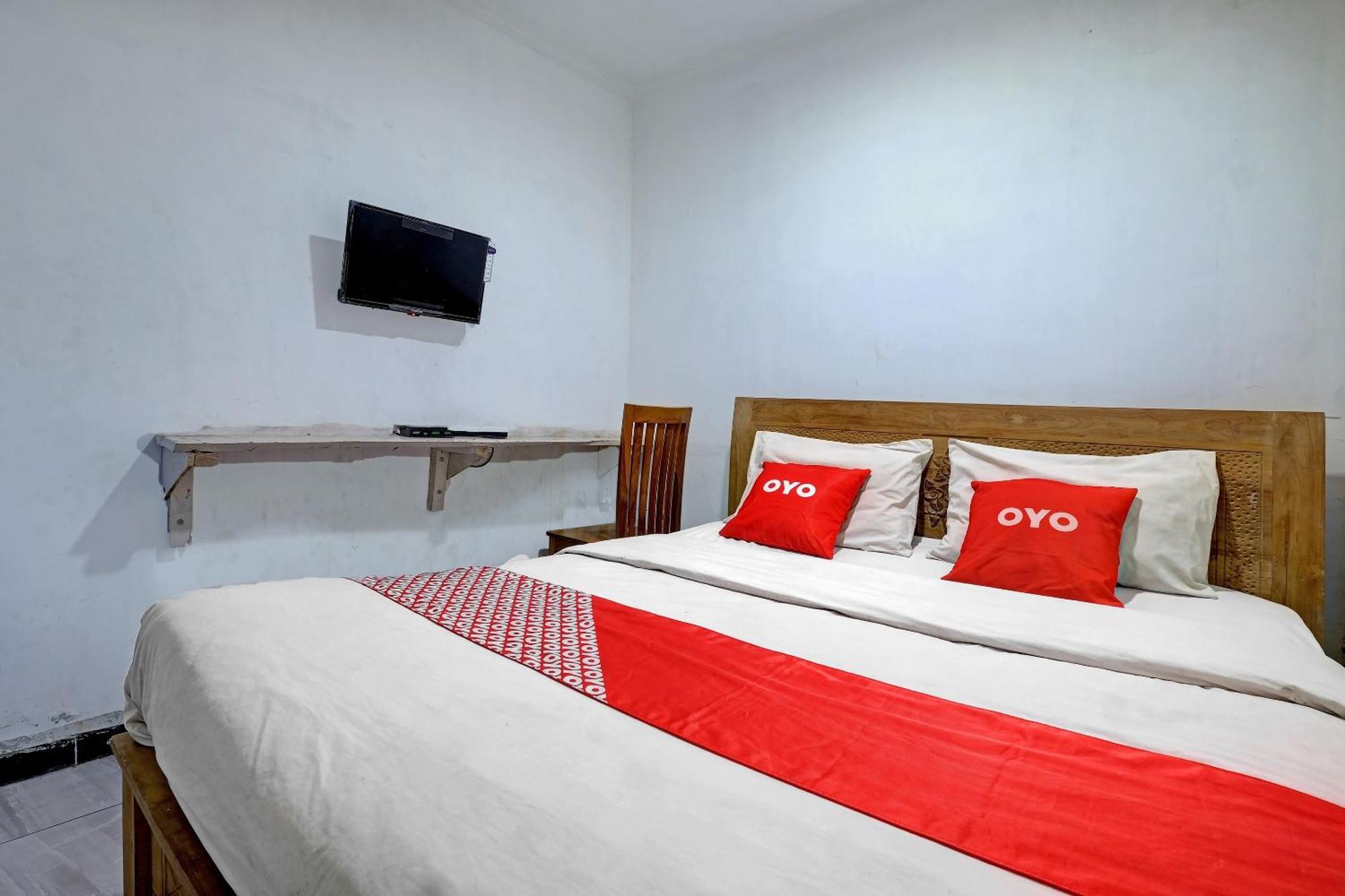 Oyo Life 92877 Hotel Rainbow 7296 Semarang Bagian luar foto